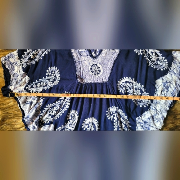 Unbranded Tunic Ponch  W/ Embroidery Paisly Flowers Free Size - Picture 9 of 10